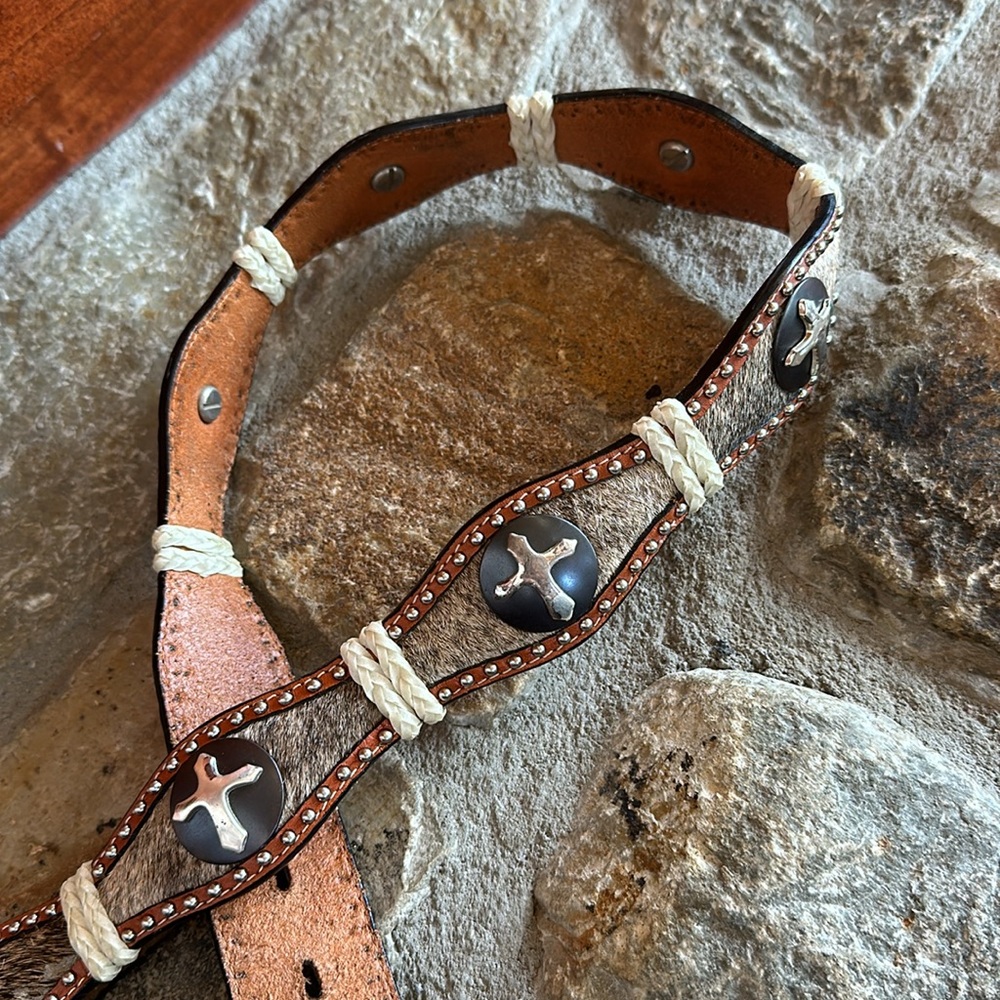 Western cow hide and cross Concho belt size 34 - Picture 2 of 6